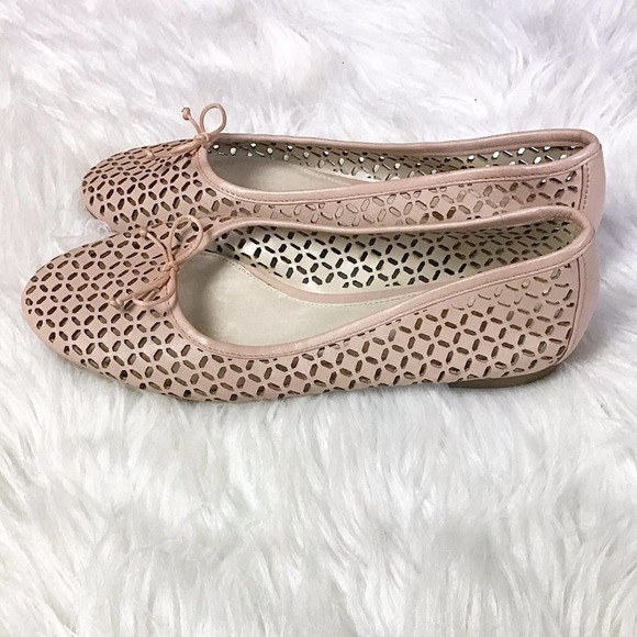 Vince Camuto Louise et Cie Congo Perforated Flats - Picture 7 of 16
